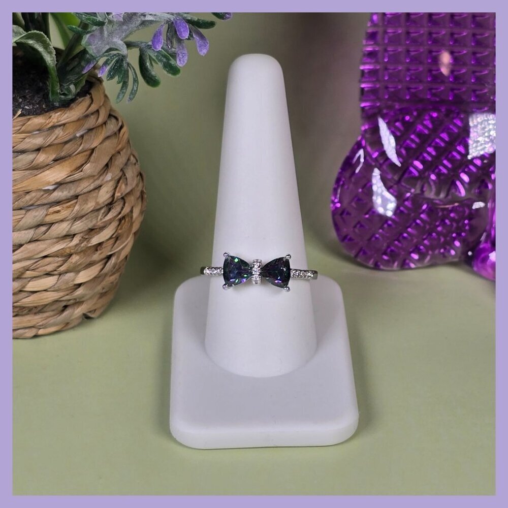 Bowtie-Shaped‎ Ring With Synthetic Mystic Topaz Size 9.75 (NWOT)